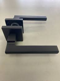 Дверная ручка Punto Vector  QL BL-24 черный