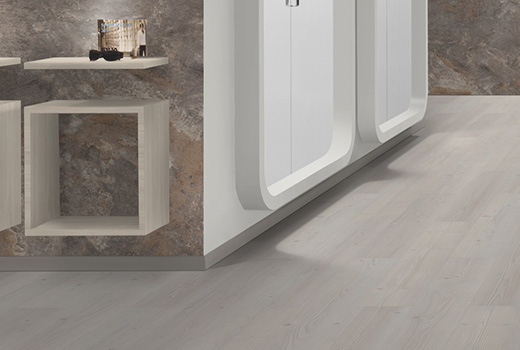 Ламинат Egger Pro Laminate Classic EPL028 Сосна Инвери Белая V4 8/32 (0,2493кв.м/шт)(8шт/уп)