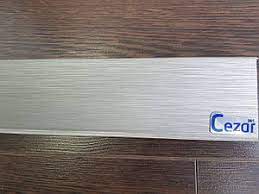 Плінтус ПВХ Hi Line Prestige Cezar Матовий №266 Алюміній Білий (74*22*2500)