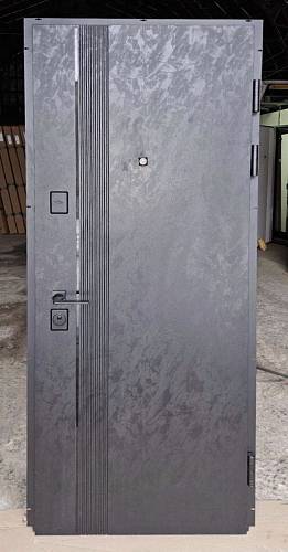 Двері Вхідні Булат В-83 мод.591 Оксид чорний/оксид білий 950права СДн