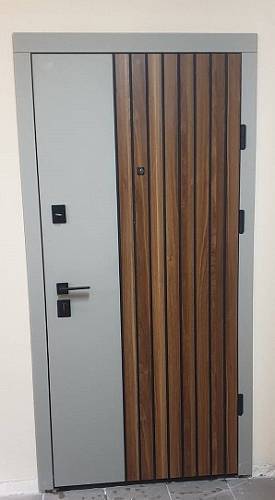 Двері вхідні Berez Standart Mul-t-Lock Delica винтаж/каштан /Аризона біла текстура 850*2040 права