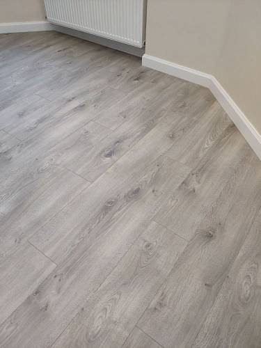 Ламинат Balterio Excellent 4V 32 Wide Hydro 692 Дуб Серый Горный 32/8 4V (0,3076кв.м/шт)(8шт/уп=2,461кв.м.)