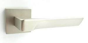 Ручка Trion на квадратной розете  ЦАМ Luca Capri 49 MSN