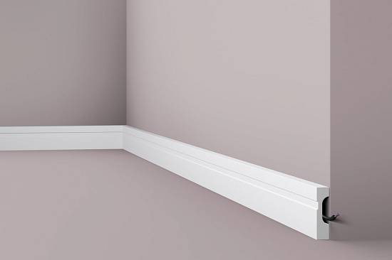 Плінтус дюрополімерний FD7 WallStyl білий 70ммх18ммх2000мм