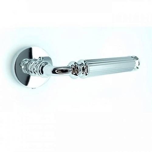 Ручка Trion на круглій розетці Olimpia 39 CP