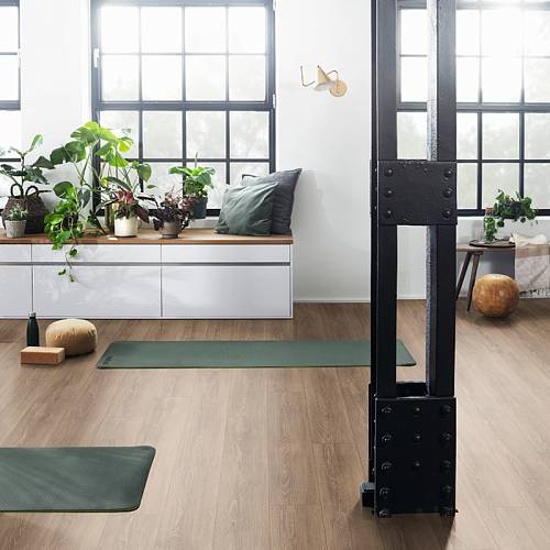 Ламинат Egger Classic EL2163.1786676 Дуб Ньюпорт Коричневый V4 8/32(1,292х 0,193)0,2493кв.м(1,9948м2/уп)8 шт