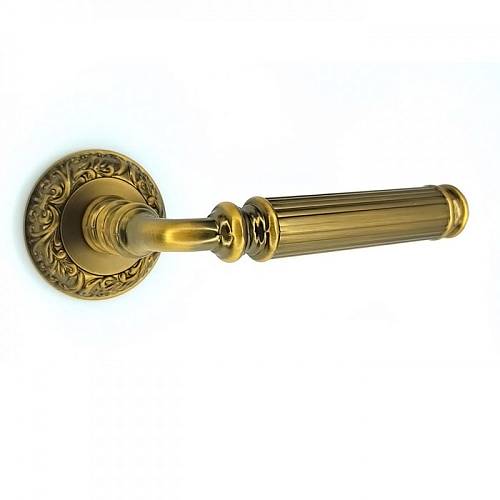 Ручка Trion на круглой розете  Olimpia 39 ЦАМ MCF