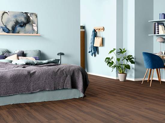 Ламинат Egger Classic EL1307.1786677 Орех Вармия коричневый  V4 8/32 (1,292х 0,193)0,2493кв.м(1,9948м2/уп)8 шт