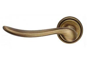 Дверная ручка Linea Cali Beta на 011 метал. розетке патина