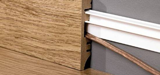 Плинтус QUICK-STEP PARQUET (77*14) Ламинированый МДФ (77х14х2400) (без ленты для фиксации)